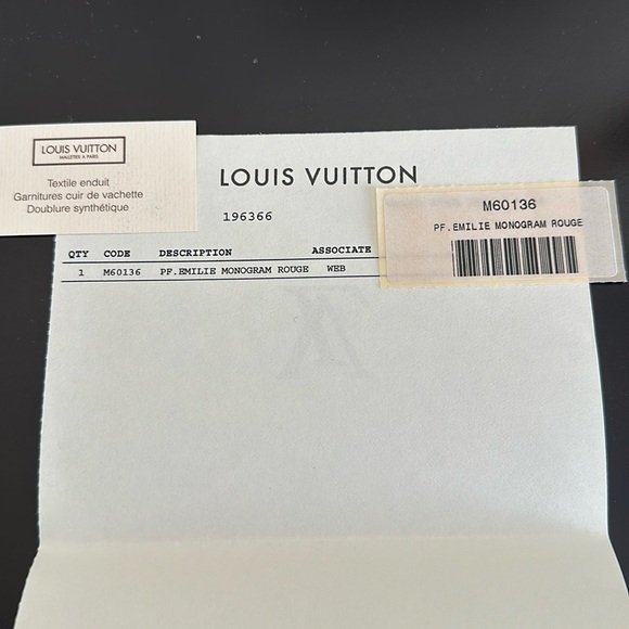 Louis Vuitton Wallet - Picture 13 of 13